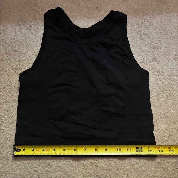 Old navy athletic cropped tank - Picture 5 of 5